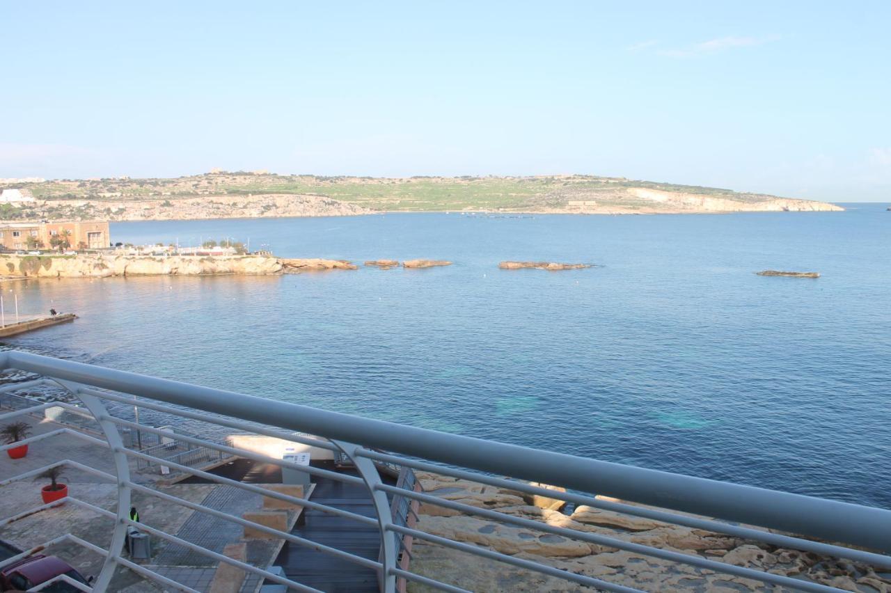 A Seafront Home Away From Home St. Paul's Bay Exterior photo